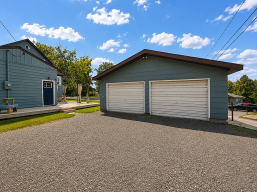17 Double Detached Garage.png