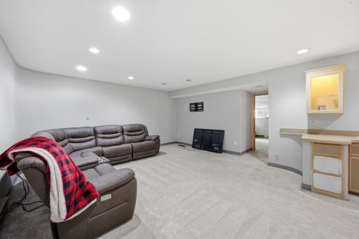 186 Prairiewood Drive S, Fargo, ND 58103