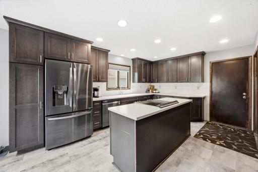 186 Prairiewood Drive S, Fargo, ND 58103