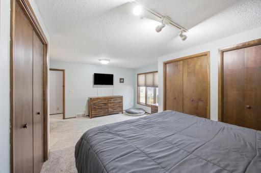 186 Prairiewood Drive S, Fargo, ND 58103