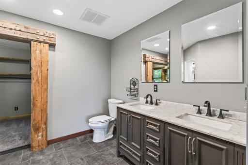 9800 253rd Avenue NE, Stacy, MN 55079