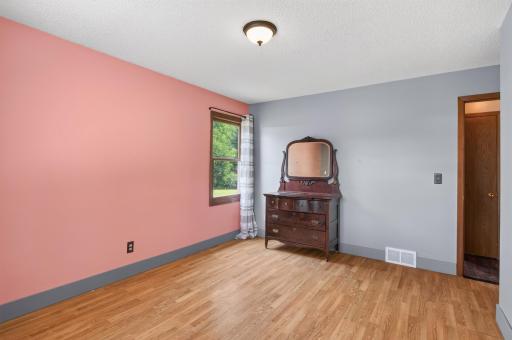 9800 253rd Avenue NE, Stacy, MN 55079