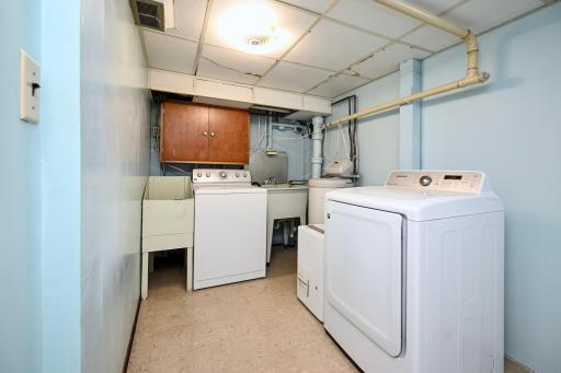 14 LL Laundry Area.jpg
