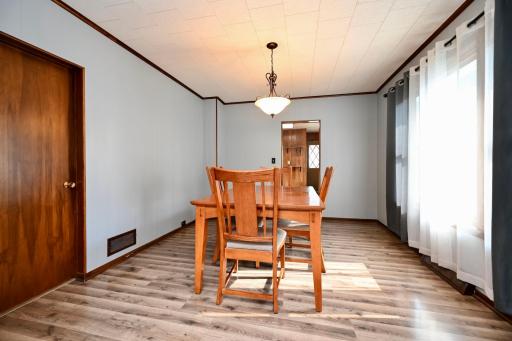 5 Dining Room.jpg