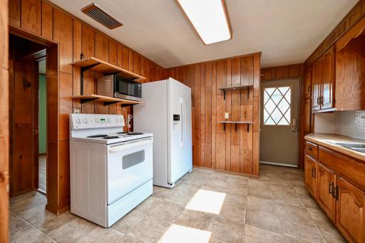 7 Kitchen II.jpg