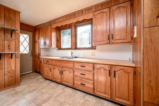 6 Kitchen I.jpg