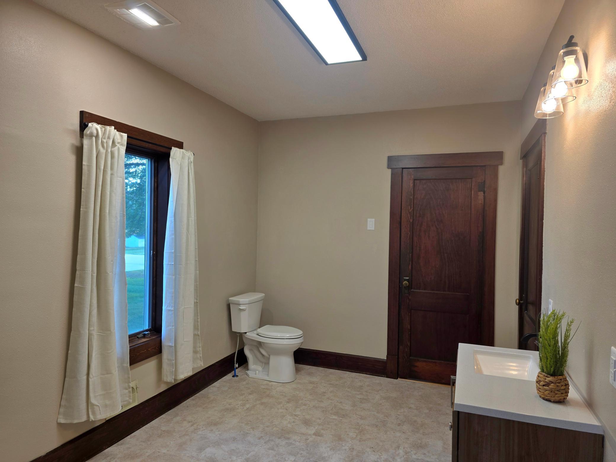 Brand new spacious bath