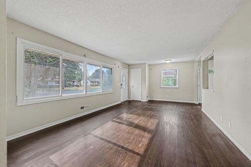 5931 Zenith Avenue N, Brooklyn Center, MN 55429