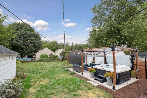 1581 Griggs Street N, Saint Paul, MN 55108