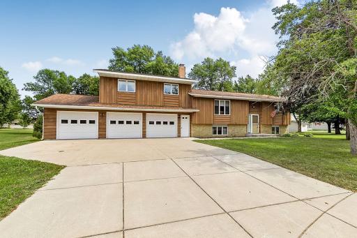 Photo for 643 Circle Pines Court, Paynesville, MN 56362 - listing #7118878 643 Circle Pines Court, Paynesville, MN 56362