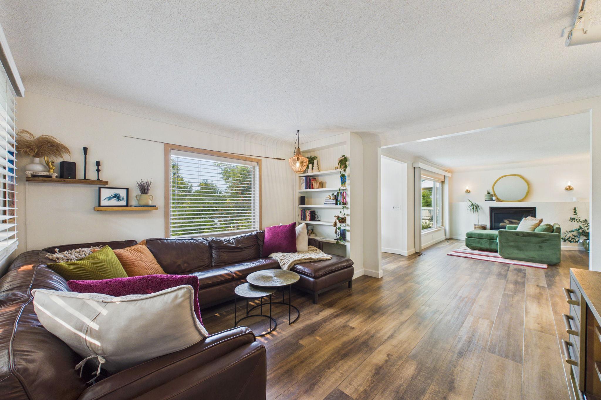 familyroom.jpg