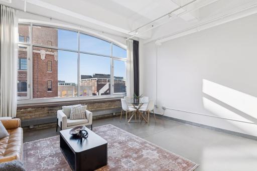 Flexibility with large dining space, even with views of North Loop and downtown.
