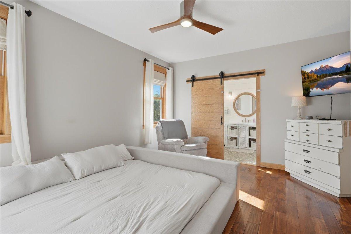 17-Bed 1.jpg