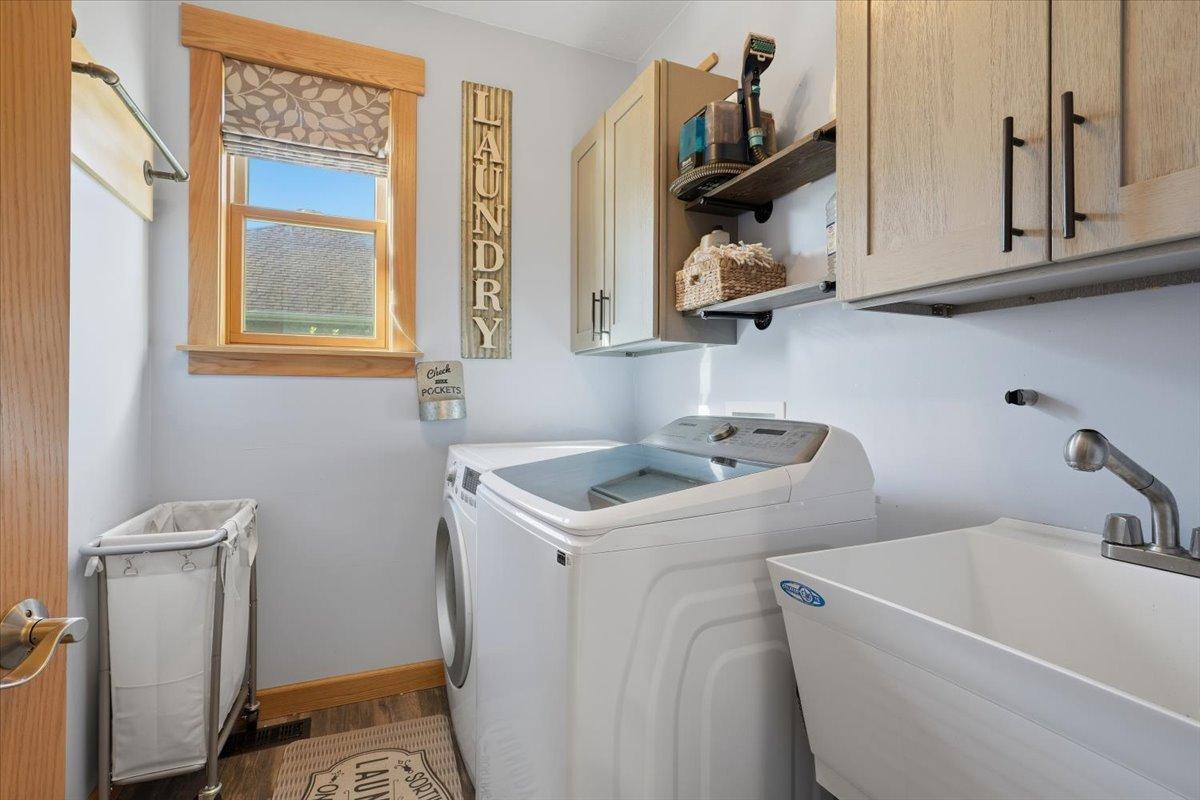 28-Laundry Area.jpg