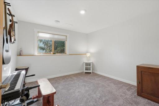 1328 Creekwood Drive, New Richmond, WI 54017