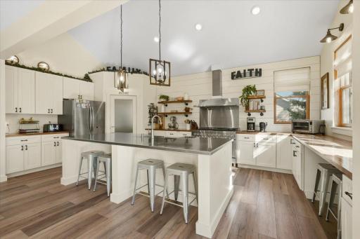 1328 Creekwood Drive, New Richmond, WI 54017
