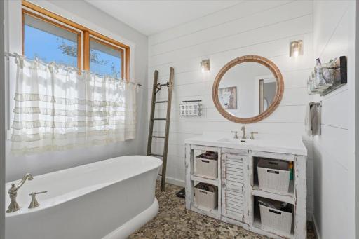 1328 Creekwood Drive, New Richmond, WI 54017