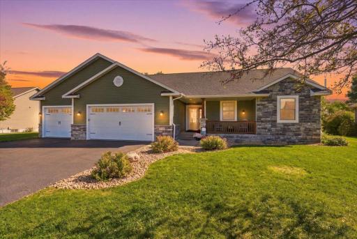 1328 Creekwood Drive, New Richmond, WI 54017