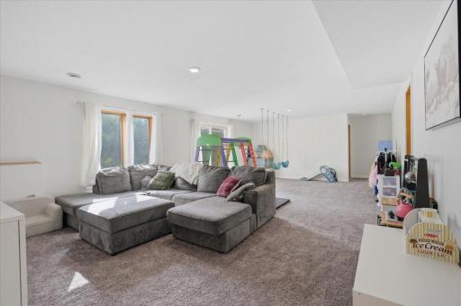 1328 Creekwood Drive, New Richmond, WI 54017