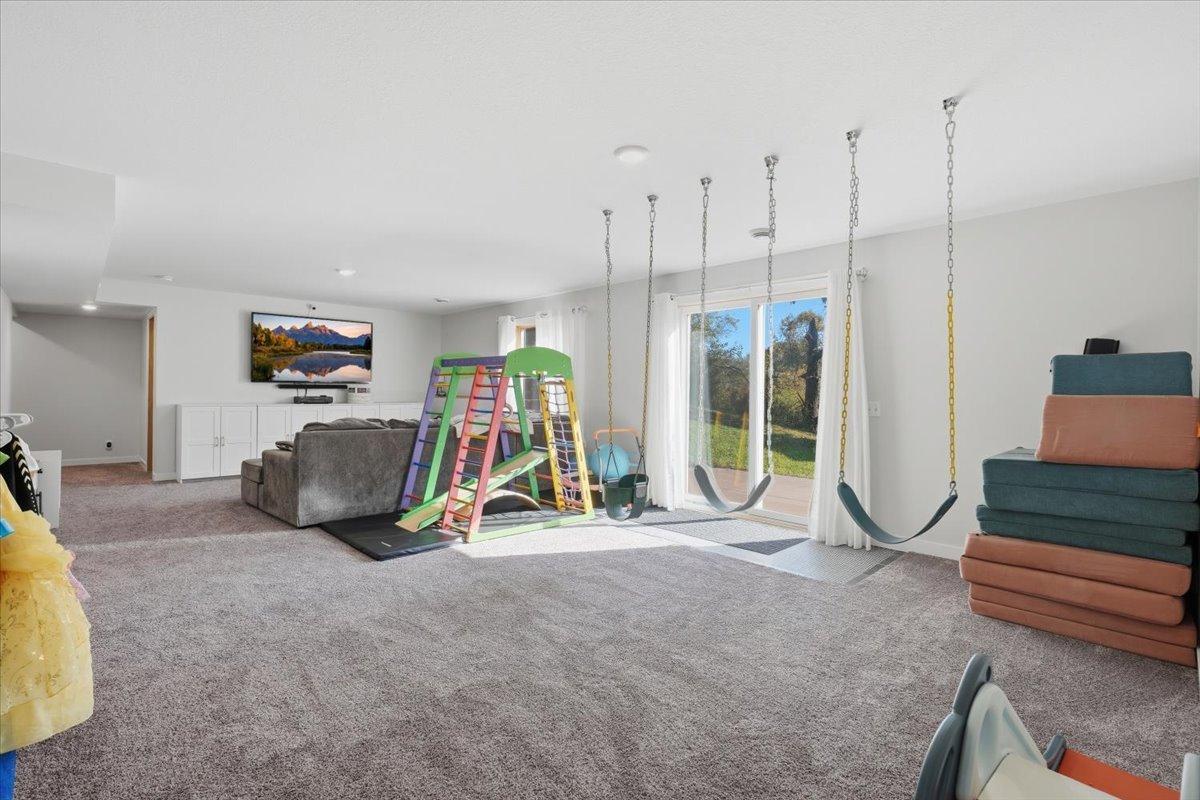 26-Family Room.jpg