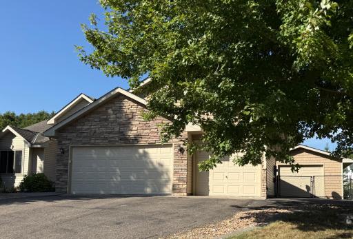 13525 Oakwood Drive, Rogers, MN 55374