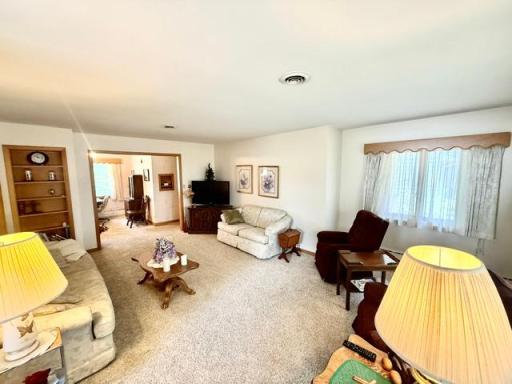 819 E Meadow Lane, Redwood Falls, MN 56283