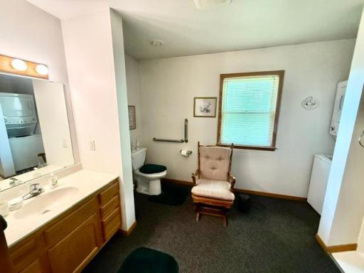 819 E Meadow Lane, Redwood Falls, MN 56283