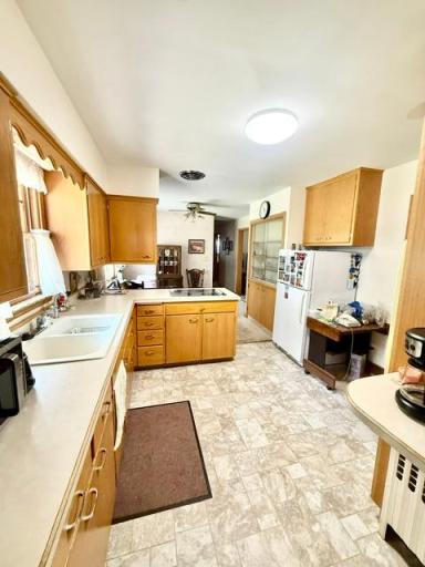 819 E Meadow Lane, Redwood Falls, MN 56283