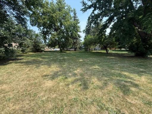 819 E Meadow Lane, Redwood Falls, MN 56283