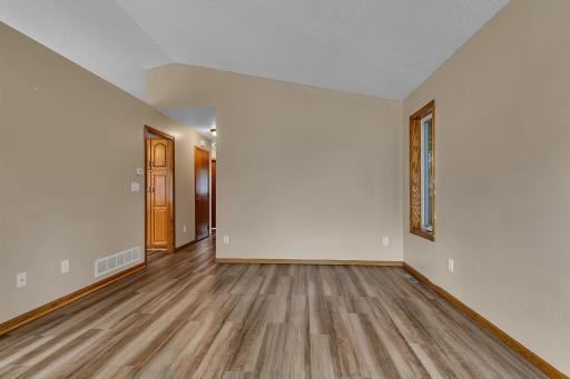 33 8th Avenue N, Waite Park, MN 56387