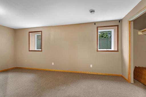 33 8th Avenue N, Waite Park, MN 56387