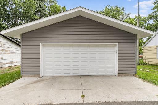 33 8th Avenue N, Waite Park, MN 56387