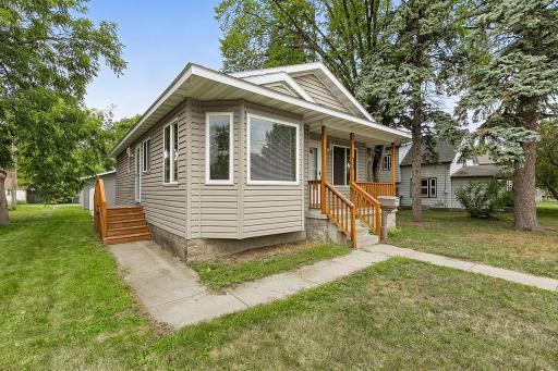 33 8th Avenue N, Waite Park, MN 56387