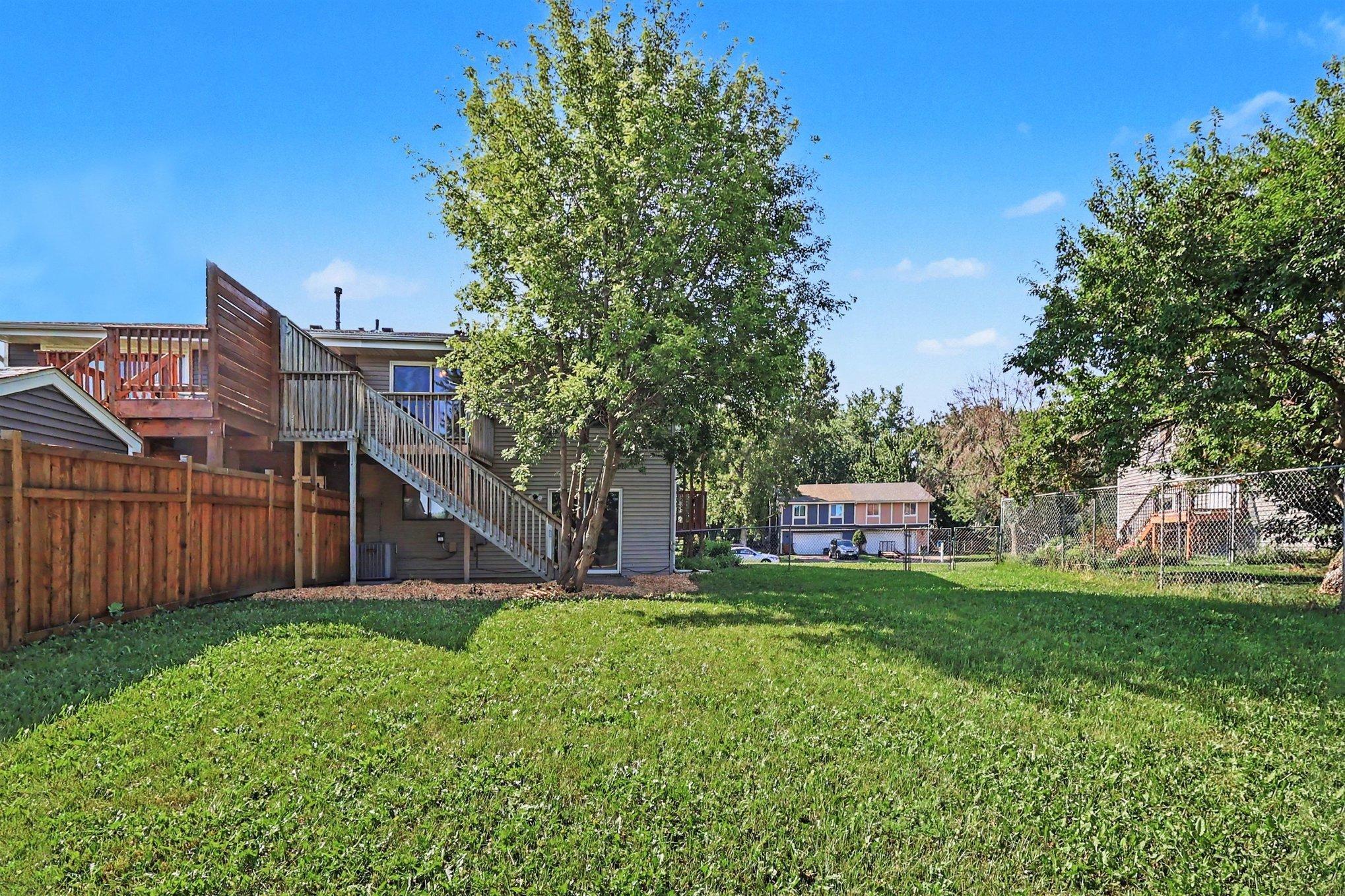 Access backyard from deck or LL