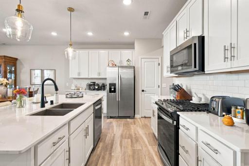 11271 Brookview Road, Woodbury, MN 55129