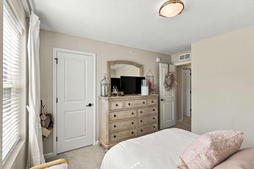 11271 Brookview Road, Woodbury, MN 55129
