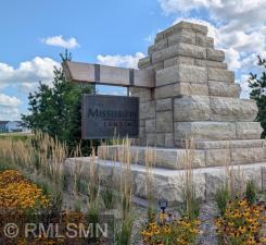 Mississippi Landing is a beautiful, nature-filled community that sits north of the Mississippi River.