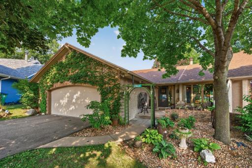2062 28th Avenue NW, New Brighton, MN 55112