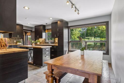Open kitchen/dining room