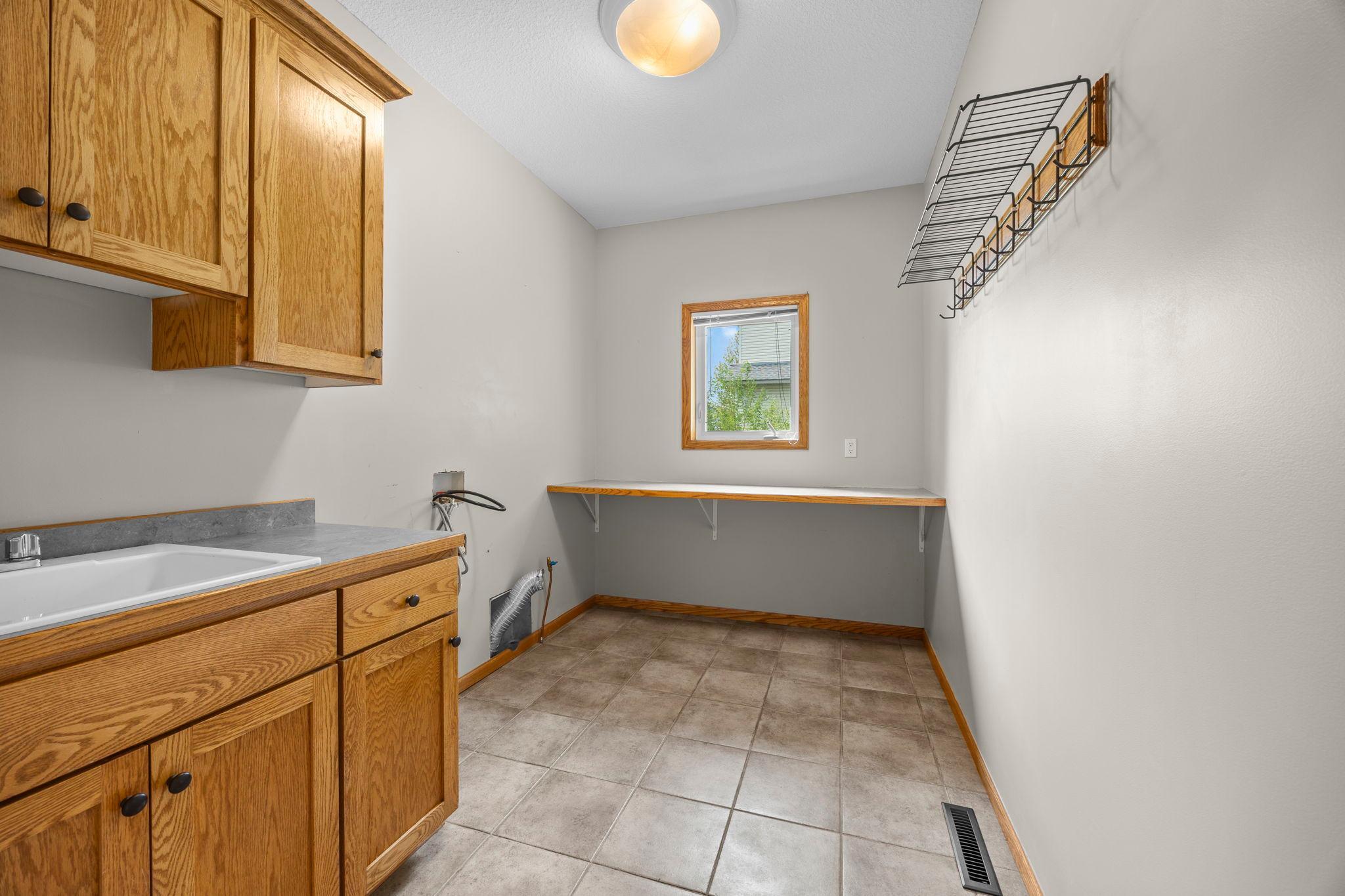 43-web-or-mls-19645 Camrose Way-159.jpg