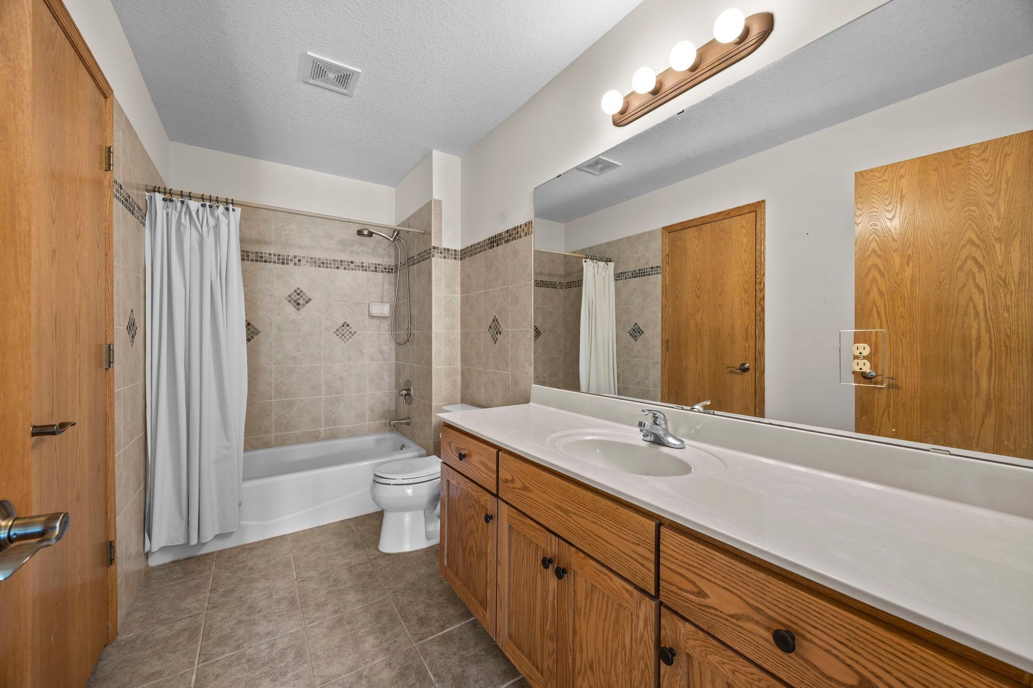 57-web-or-mls-19645 Camrose Way-219.jpg