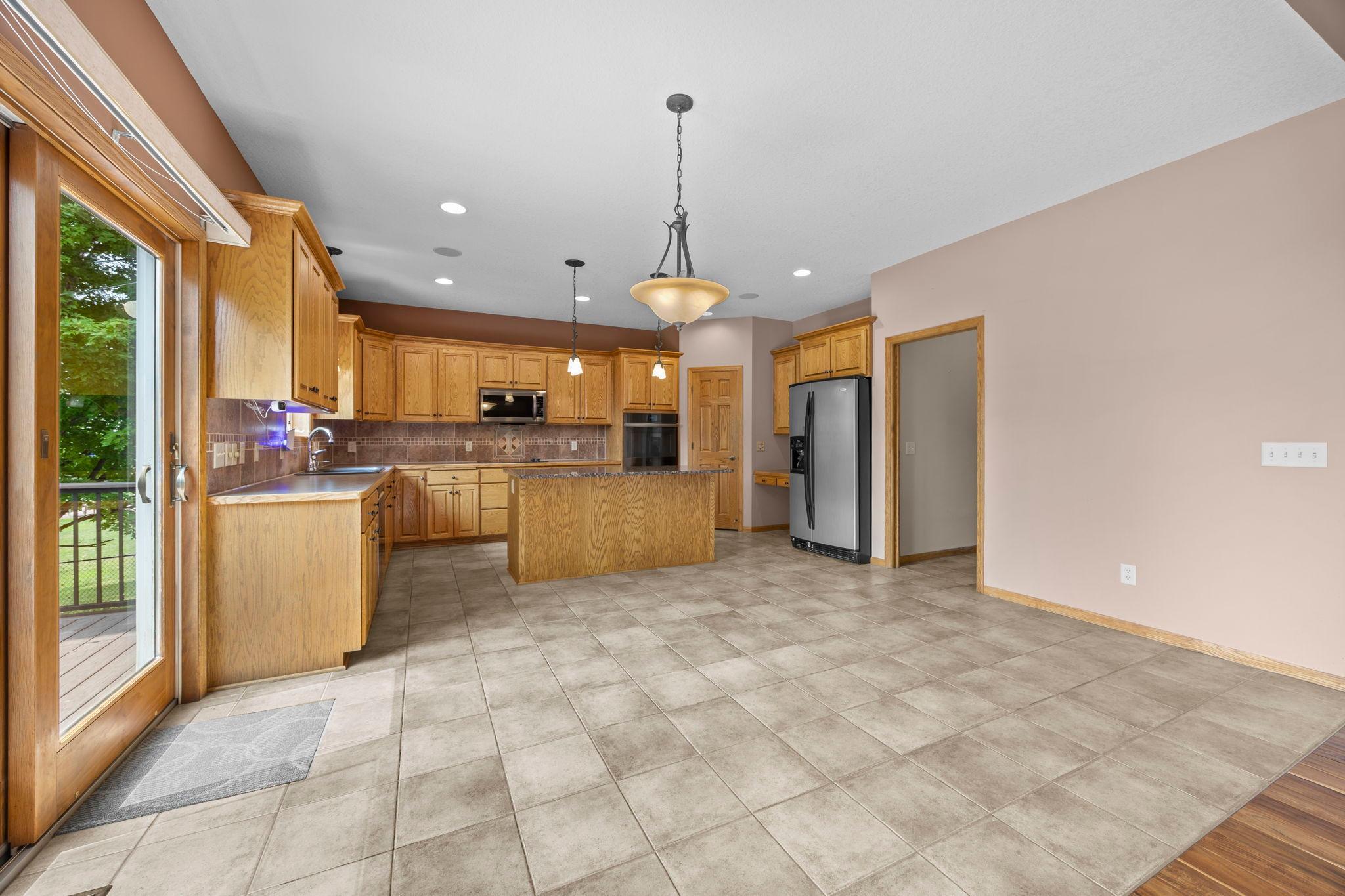 31-web-or-mls-19645 Camrose Way-100.jpg