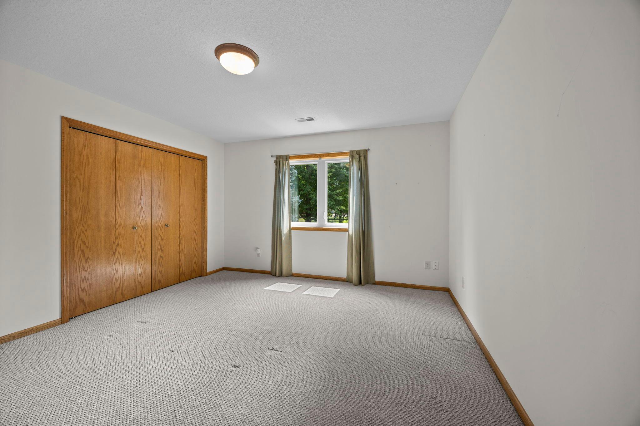 53-web-or-mls-19645 Camrose Way-224.jpg