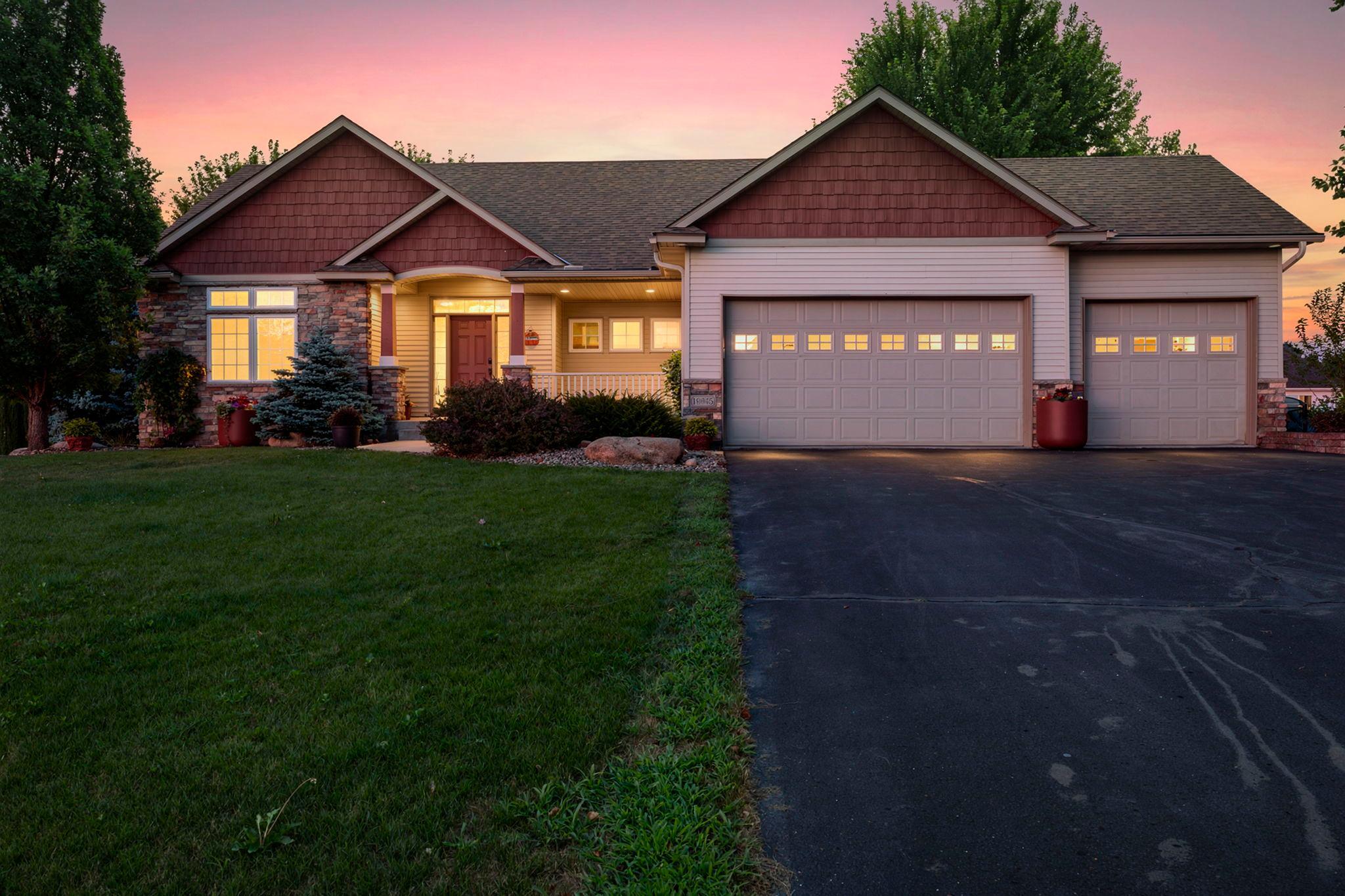 1-web-or-mls-19645 Camrose Way-279_1.jpg