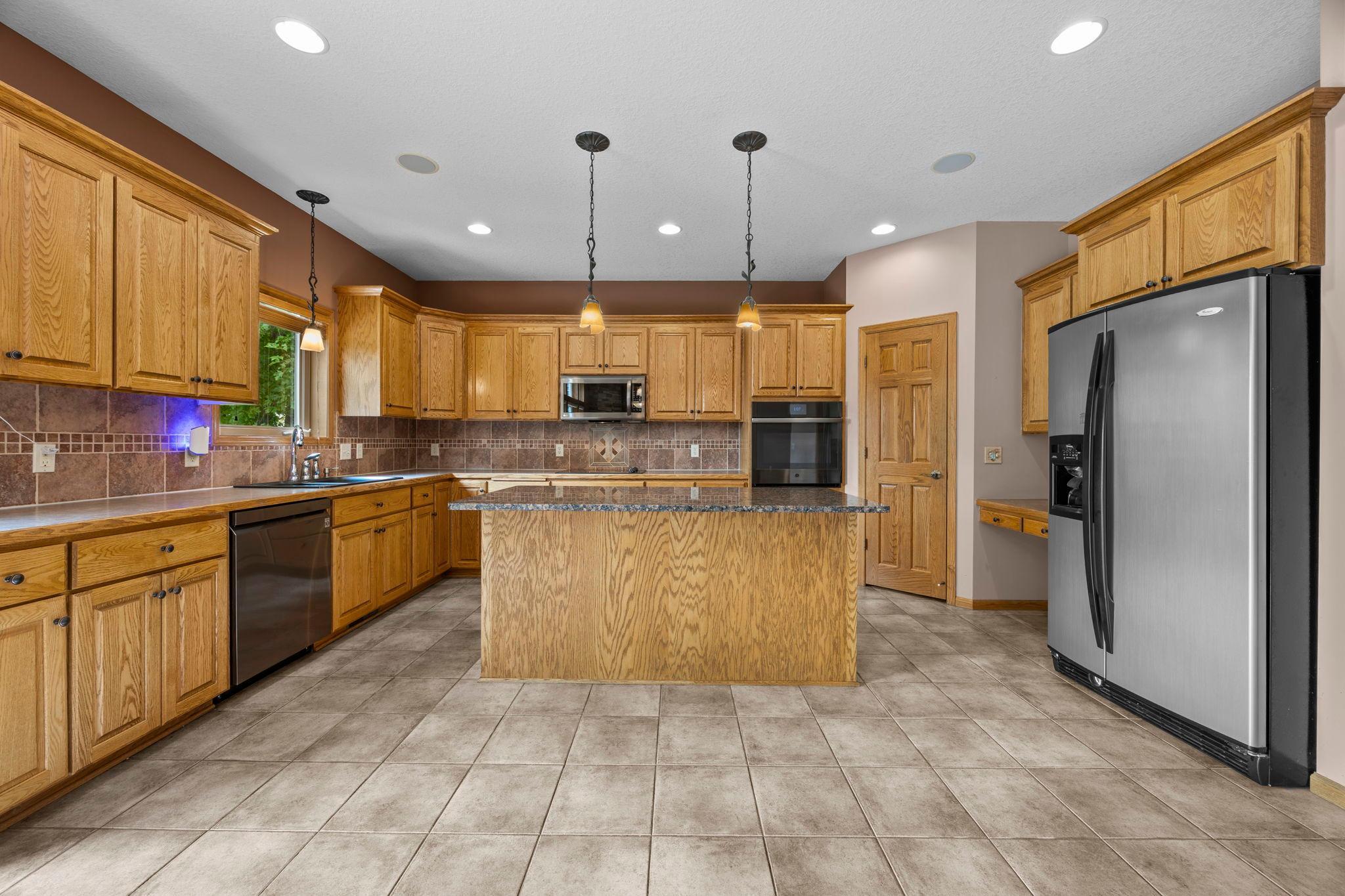 36-web-or-mls-19645 Camrose Way-124.jpg