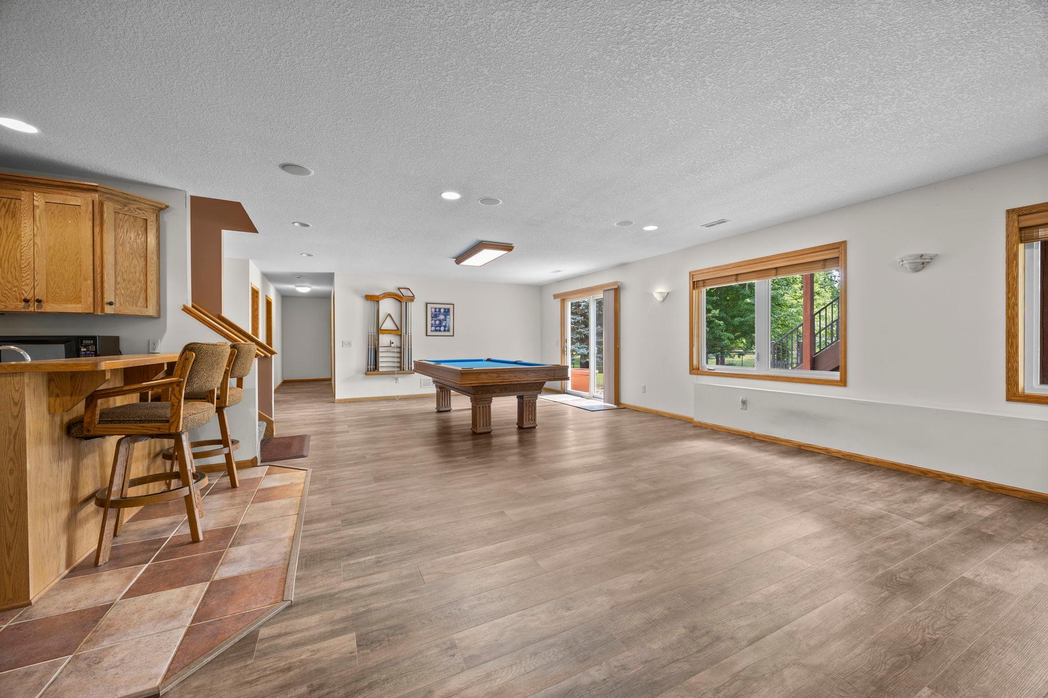 61-web-or-mls-19645 Camrose Way-200.jpg