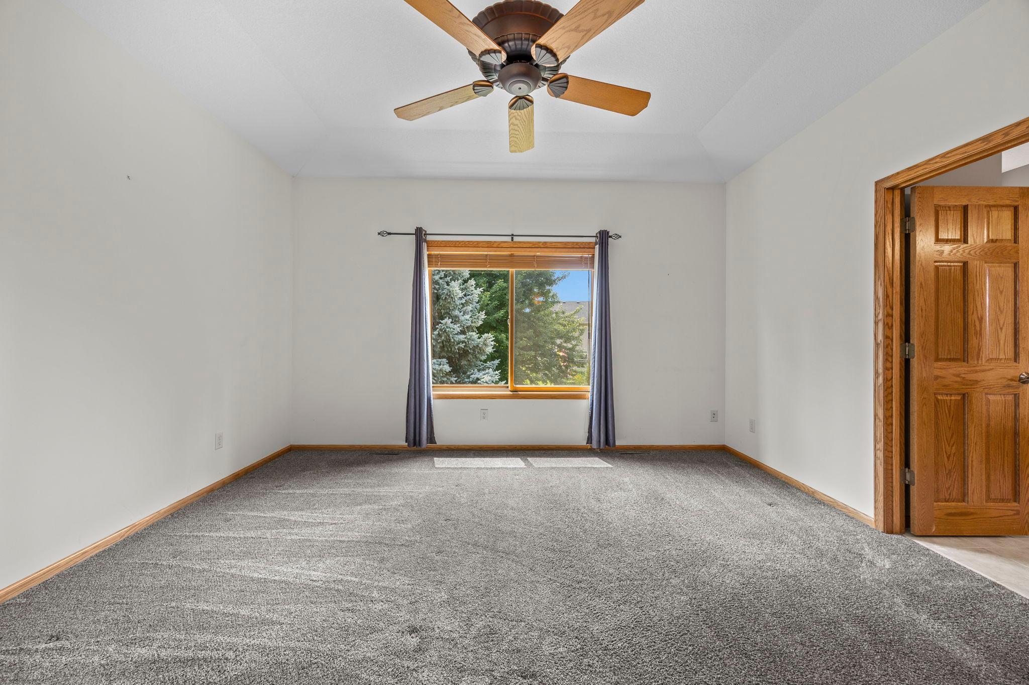 45-web-or-mls-19645 Camrose Way-44.jpg
