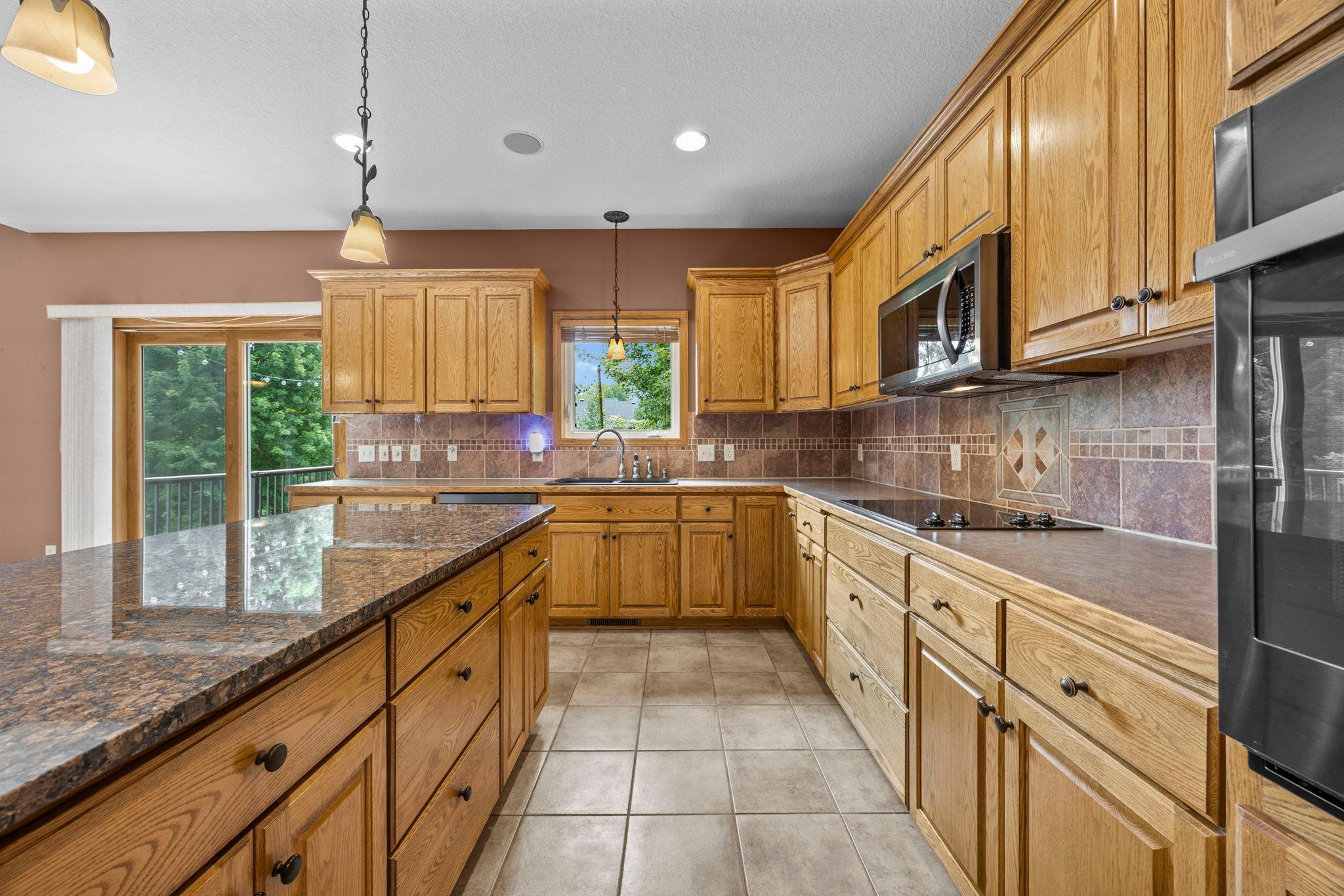 40-web-or-mls-19645 Camrose Way-144.jpg