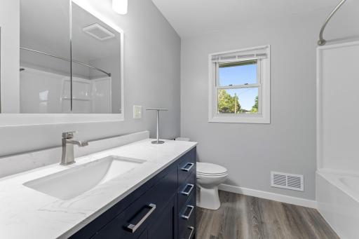 300 8th Street NW, Plainview, MN 55964