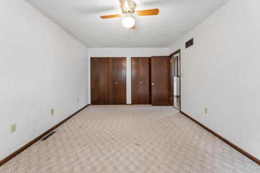 300 8th Street NW, Plainview, MN 55964